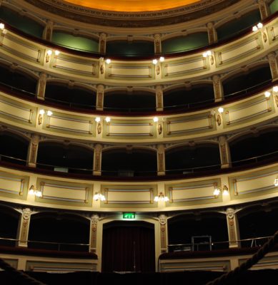 C’è ancora tempo per abbonarsi a “Flussi Continui”, la nuova stagione del Teatro Garibaldi di Enna: 22 titoli tra prosa, musica, danza e teatro per ragazzi