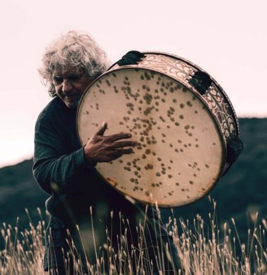 I ritmi ancestrali dei tamburi di Alfio Antico  e le sonorità siculo-magrebine di “Spartenza” concludono la XVI edizione di Alkantara Fest
