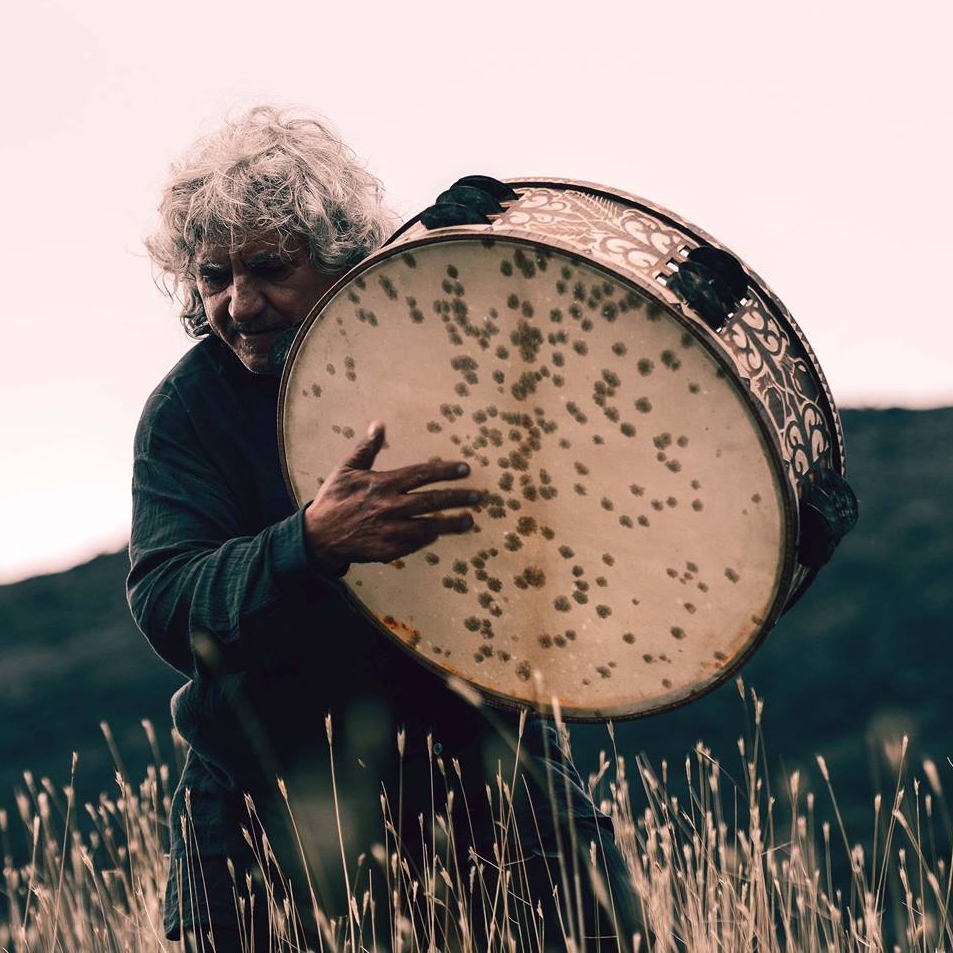 I ritmi ancestrali dei tamburi di Alfio Antico  e le sonorità siculo-magrebine di “Spartenza” concludono la XVI edizione di Alkantara Fest