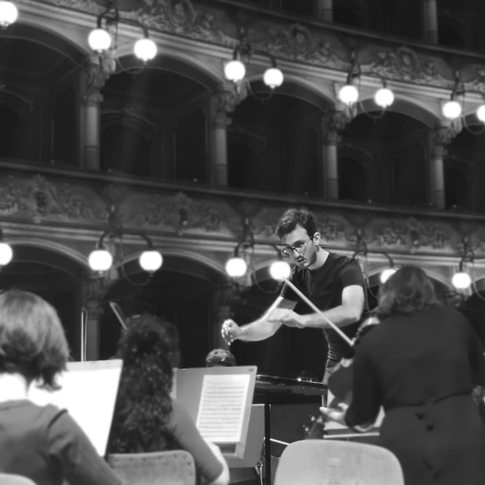Due giovani promesse del pianismo catanese   protagoniste del confronto “Bach vs Mozart”