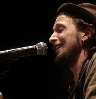 Sicily Folk Fest, a Santa Teresa di Riva il folk-blues di Mimì Sterrantino con gli Accusati