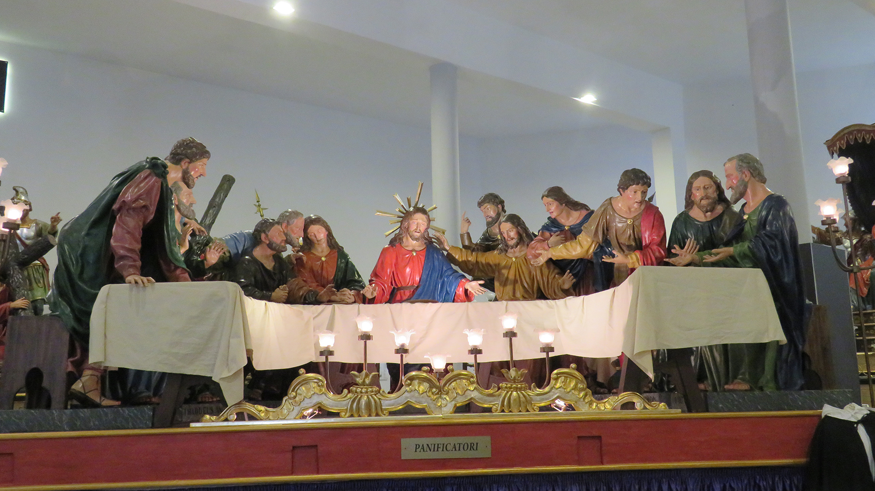 Il gruppo sacro “L’ultima Cena” di Caltanissetta, capolavoro dei Biangardi, in esposizione all’aeroporto di Roma