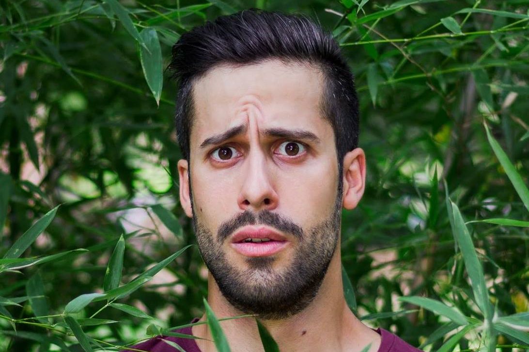 La stand up comedy di Zō: arriva “Siete troppo forti” di Davide Marini