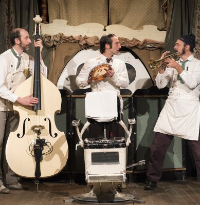 Zō, la clownerie musicale della “Nuova Barberia Carloni” chiude la rassegna “Cirque”