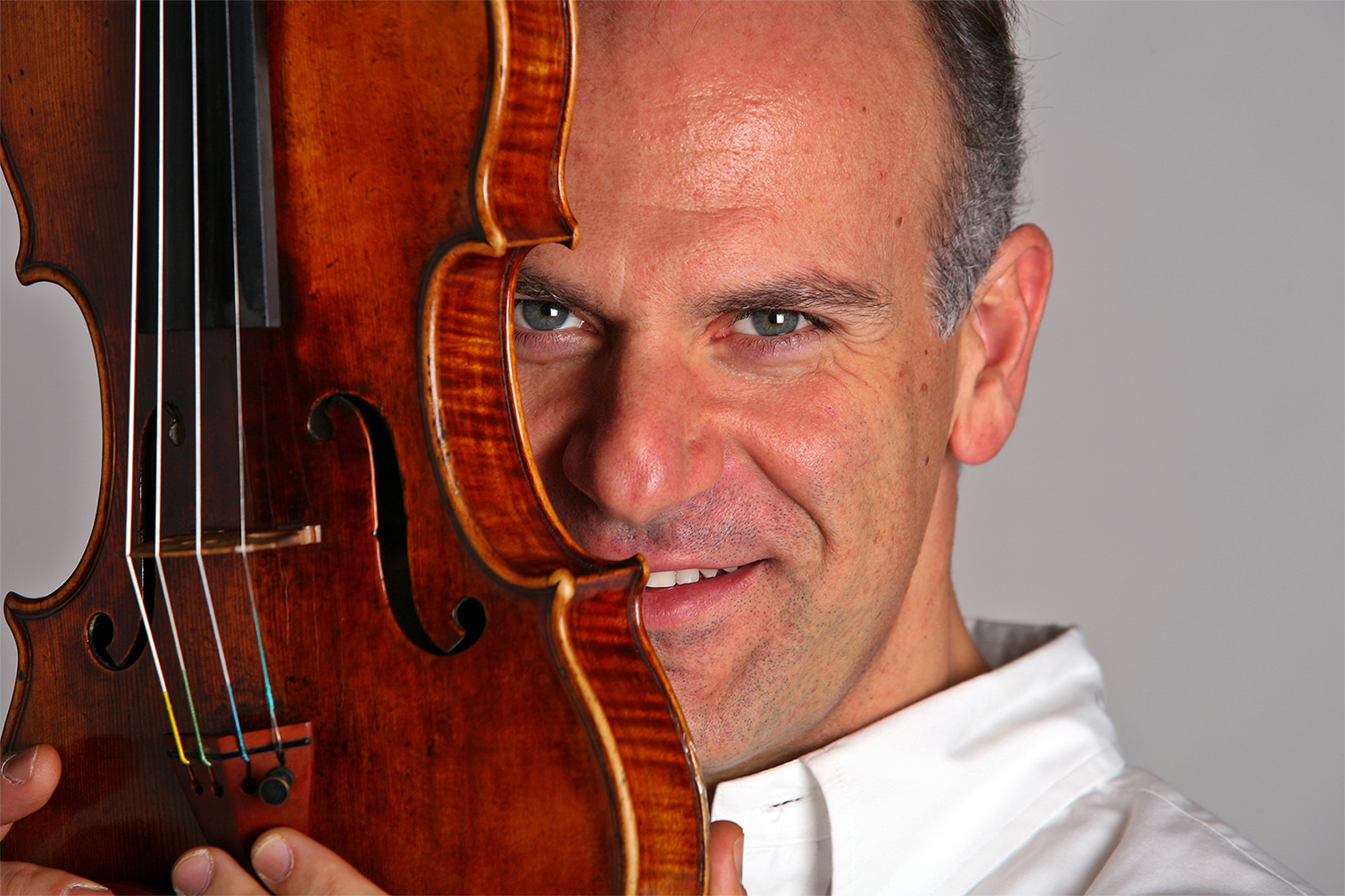 Il violino del M° Massimo Quarta tiene a battesimo le prime esecuzioni di 4 emergenti