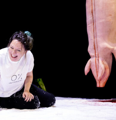 AltreScene, il neo Premio Ubu Licia Lanera da Zō con “Guarda come nevica 3: I sentimenti del maiale”