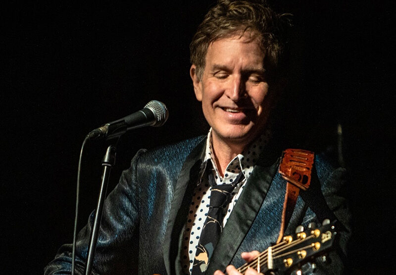 Da Zō l’unica data siciliana del Solo Acoustic Tour di Steve Wynn