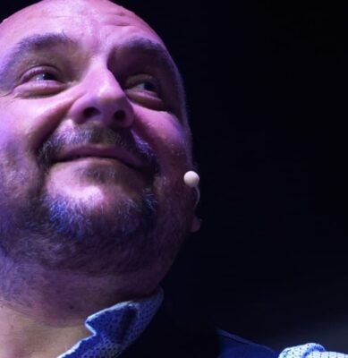 Al Teatro Agricantus il debutto di Antonio Pandolfo in “Un divano per amico”
