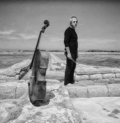 Al Teatro Sangiorgi di Catania Giovanni Sollima guida un’orchestra di tredici violoncelli per il Festival InterSezioni