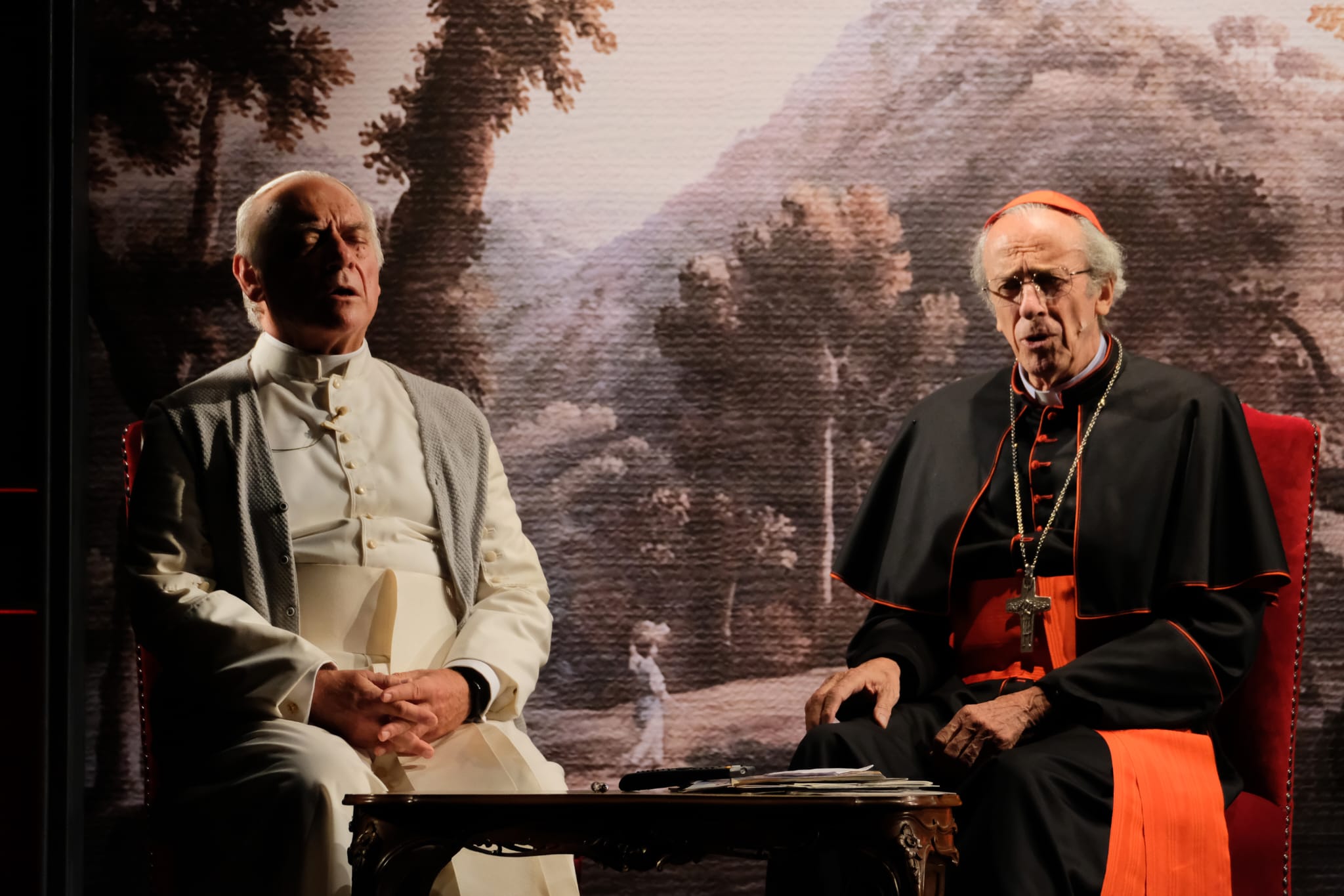 Al Teatro Regina Margherita Giorgio Colangeli e Mariano Rigillo sono “I due Papi”