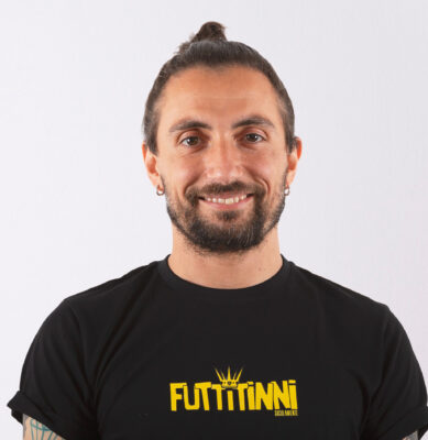 Chris Clun in scena a Palermo con il nuovo “Gatti, Parigi e dottore indiano”